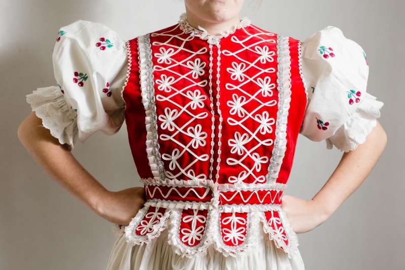 Ženský kroj