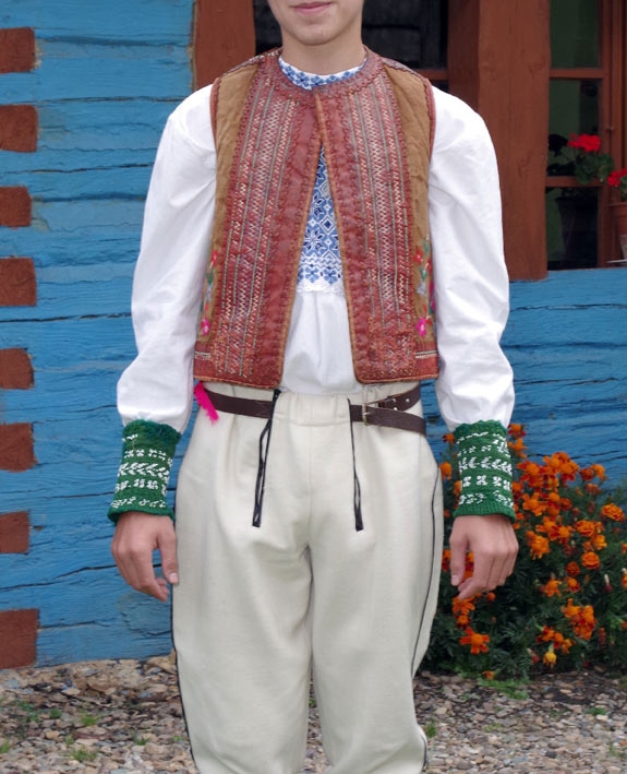 Chlapčensky kroj